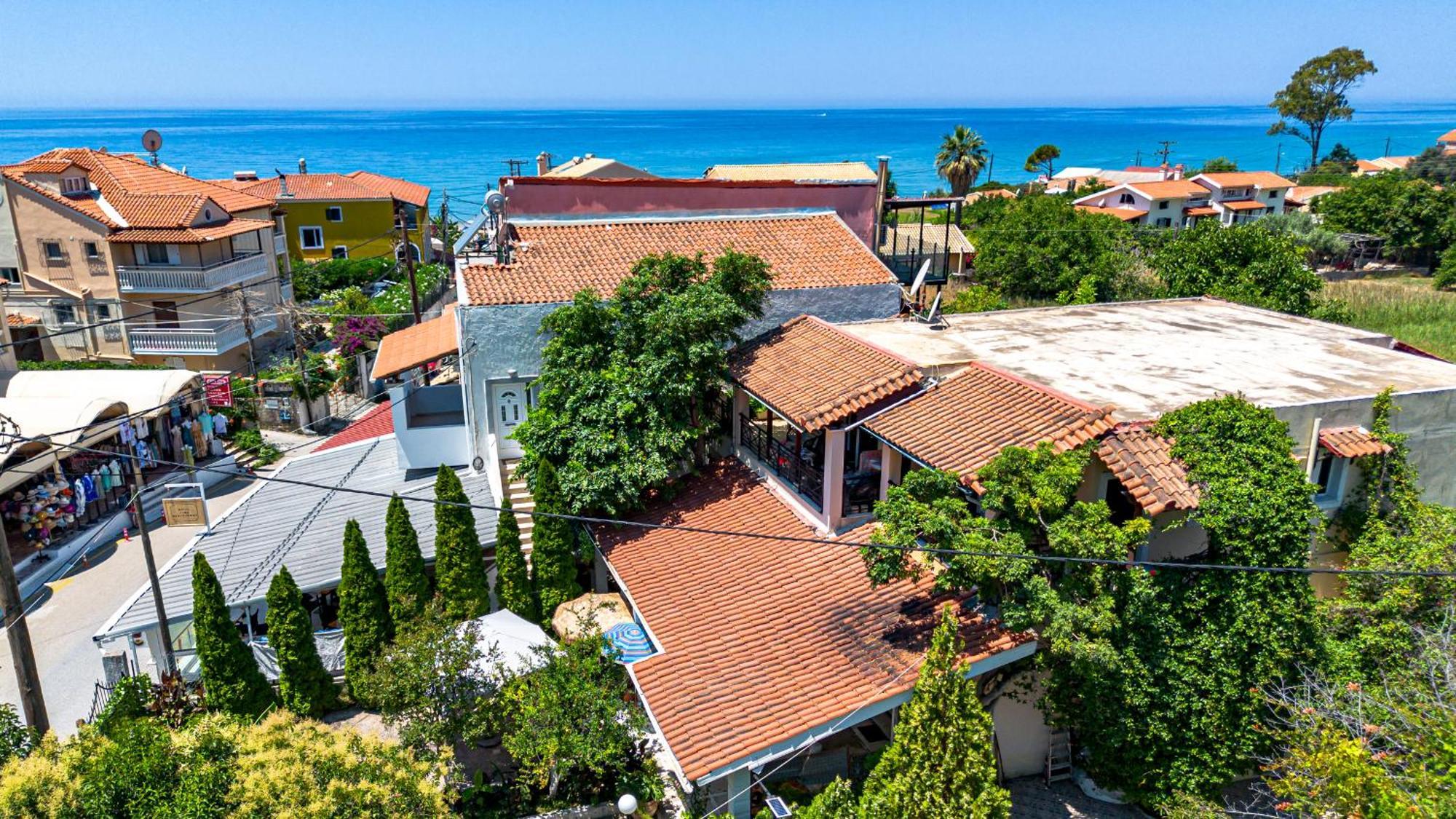 Tholeto Apartments Agios Gordios  Eksteriør billede
