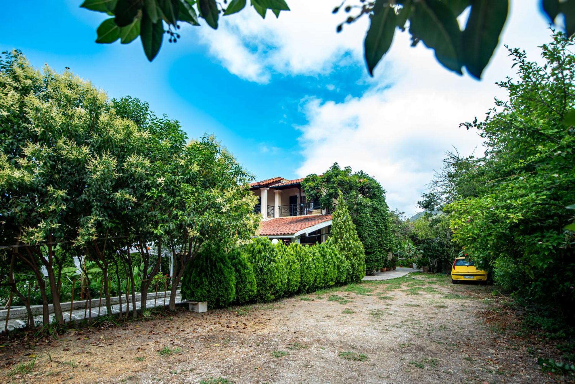 Tholeto Apartments Agios Gordios  Eksteriør billede