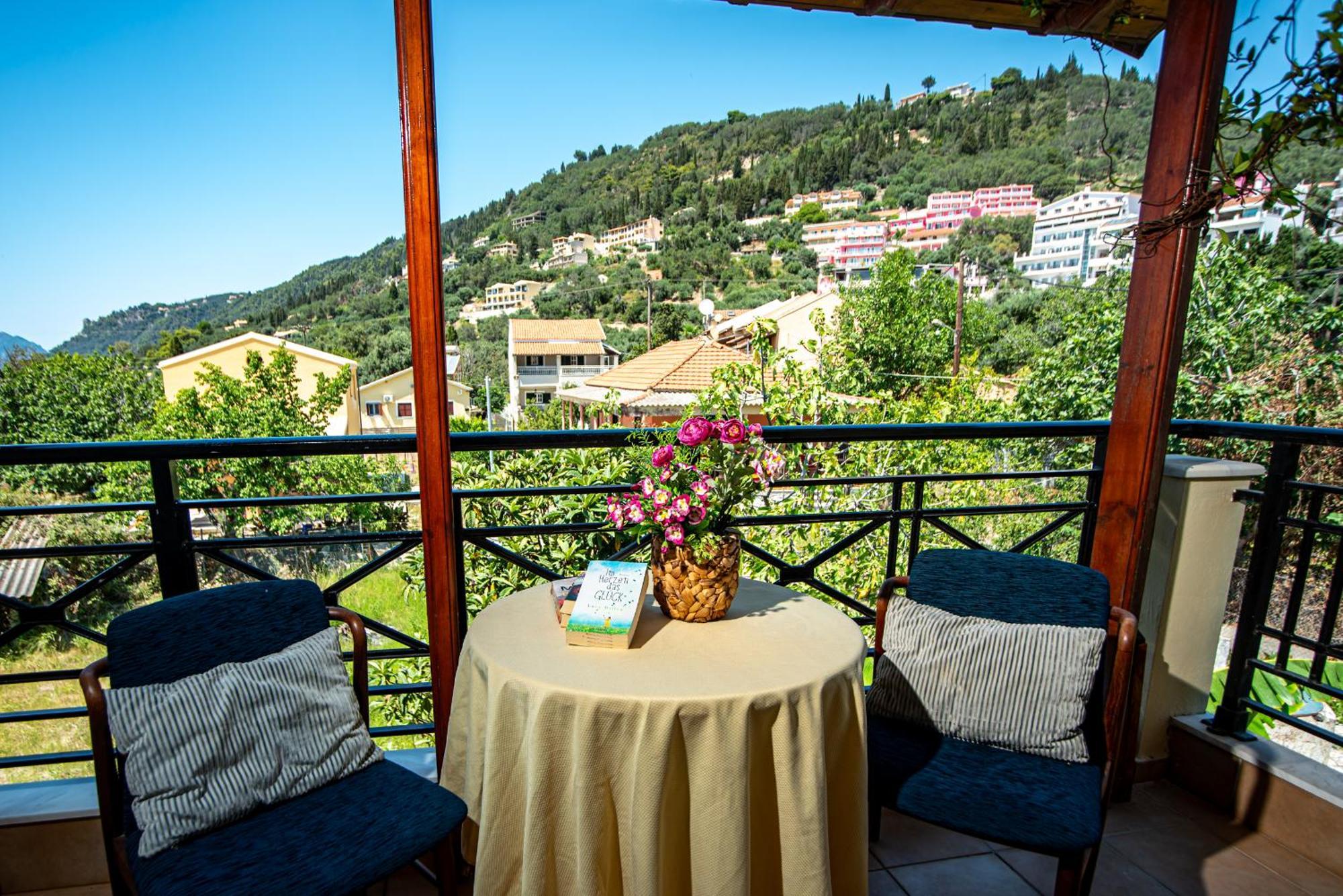 Tholeto Apartments Agios Gordios  Eksteriør billede