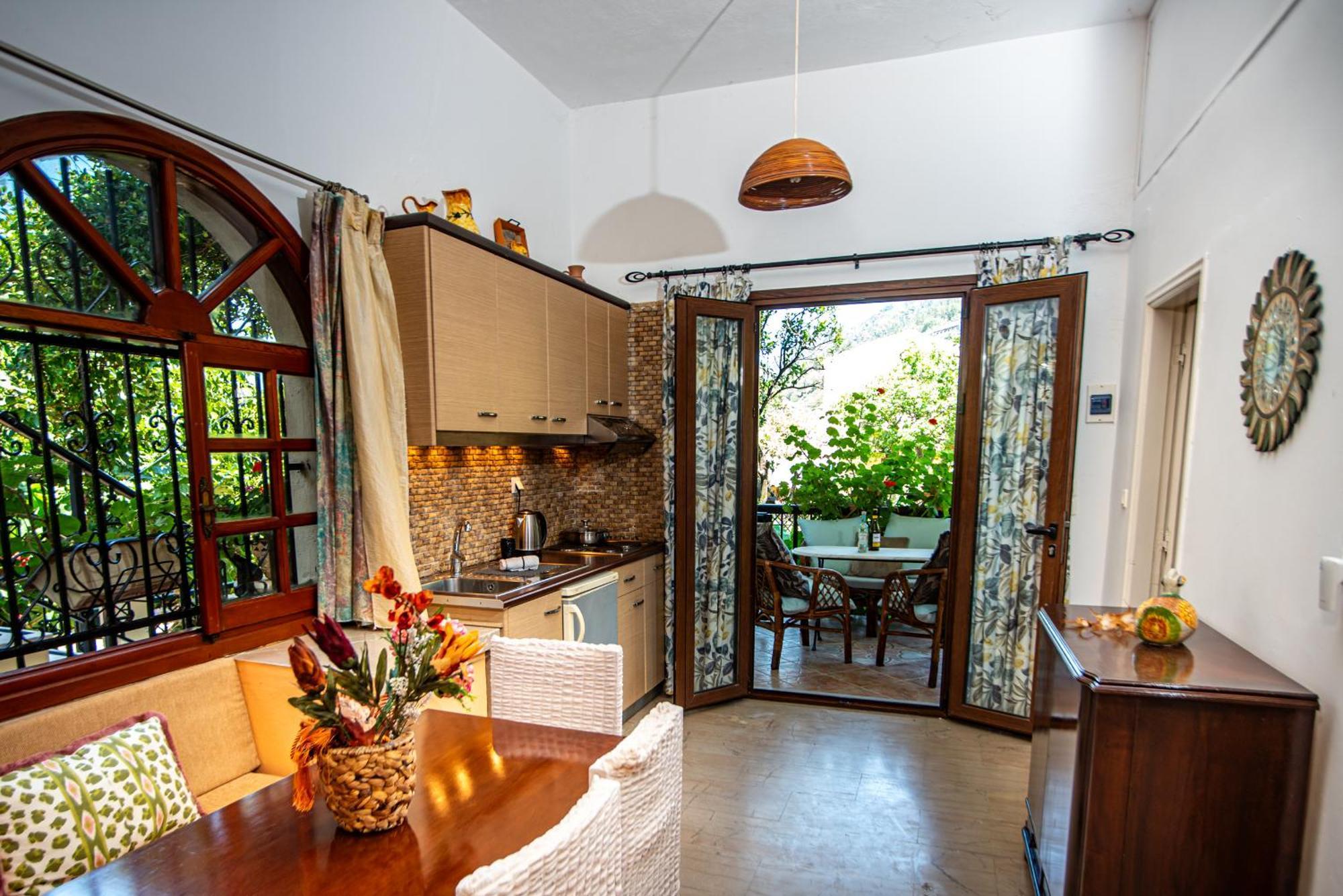 Tholeto Apartments Agios Gordios  Eksteriør billede